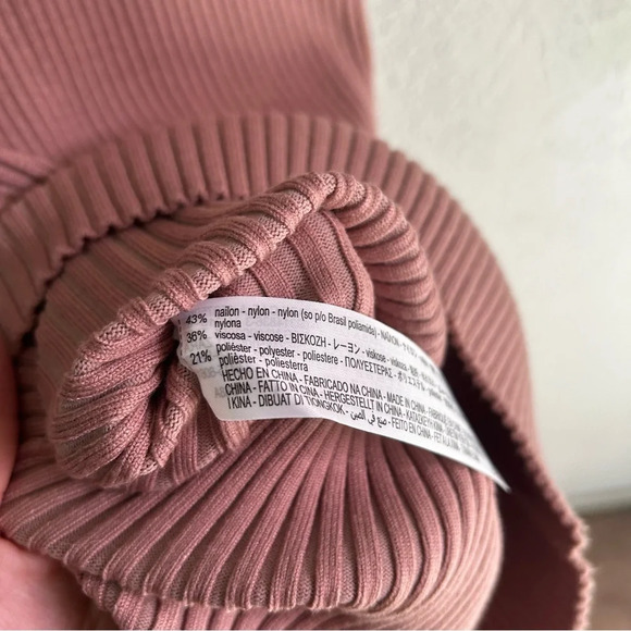 Zara Ribbed Off Shoulder Bodycon dress Mauve Sz Medium Instagram favorite - Picture 5 of 5